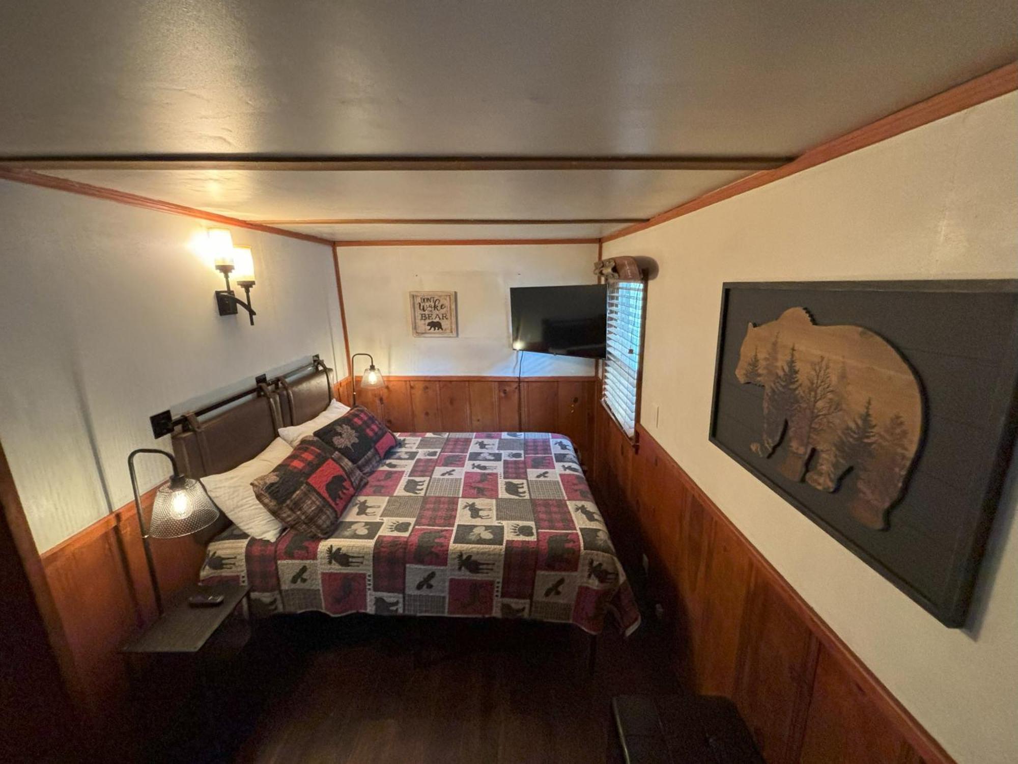 Snow Bunny Lodge - Perfect Big Bear Getaway! Deck With A New Hot Tub And Charcoal Barbecue! Біг-Бер-Лейк Екстер'єр фото